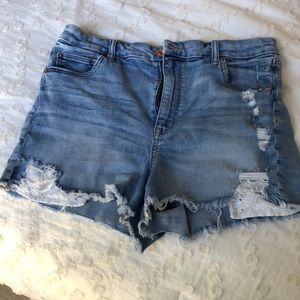 AE curvy high rise shorts